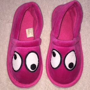 Size 9/10 Toddler Dark Pink House Slippers with Googly Eyes